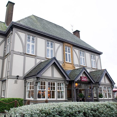Photograph of exterior of Toby Carvery Quinton 